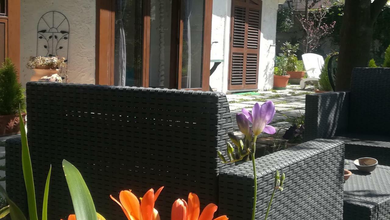 Villino L'Aranceto Sorrentino Panzió Meta Kültér fotó